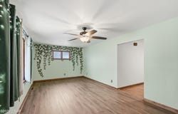 410 E Glenview Place, Neosho, MO 64850