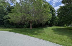 Valley Ln, Shepherdsville, KY 40165