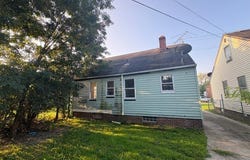 15807 Harvard Avenue, Cleveland, OH 44128