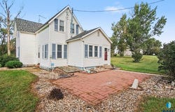 45018 233 St, Madison, SD 57042