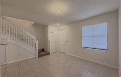 10629 W 32nd Ln, Hialeah, FL 33018