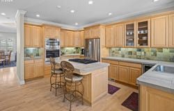 4735 AMHERST Ct, LakeOswego, OR 97035