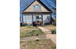 403 S Adams Street, Nevada, MO 64772