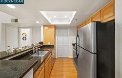 2530 Oak Rd, Walnut Creek, CA 94597