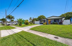 5724 SW 18th St, West Park, FL 33023