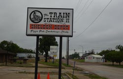 1113 S 2nd Ave, Sheldon, IA 51201