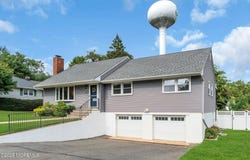 712 Howell Drive, Brielle, NJ 08730