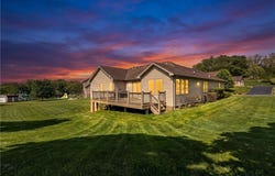 108 Winfield Manor Dr, Mars, PA 16046