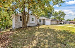 602 E Cherry Street, Nixa, MO 65714