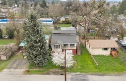 195 SE MILL St, MyrtleCreek, OR 97457