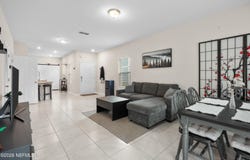 893 CAPITOL Parkway, Jacksonville, FL 32218