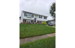 2 Walnut Dr, Burlington, NJ 08016