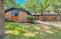 612 Circleview Drive S, Hurst, TX 76054