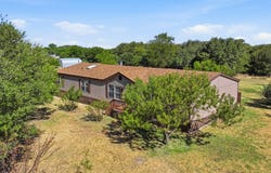 110 Draper Drive, Springtown, TX 76082