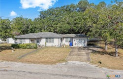 408 Davidson Street, Yoakum, TX 77995