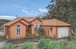 2470 NE Voyage Loop E, Lincoln City, OR 97367