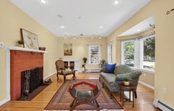 12 Middle St, Lexington, MA 02421