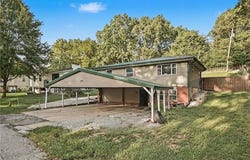 502 Dundee Road, Smithville, MO 64089