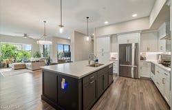 5250 E DEER VALLEY Drive, Phoenix, AZ 85054