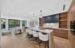 925 SW 10th Ave, Miami, FL 33130