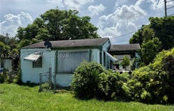 6545 NW 6th Ave, Miami, FL 33150