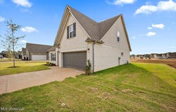 13734 Jack Thomas Boulevard, Olive Branch, MS 38654