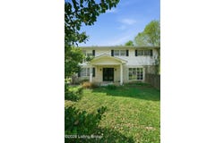 2804 Timber Hills Rd, Louisville, KY 40214