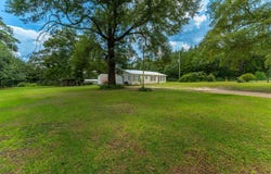 1993 Varnum Road, Laurel Hill, FL 32567