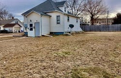 216-218 W Cedar, Vermillion, SD 57069
