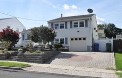 9 FLORENCE Drive, Parlin, NJ 08859