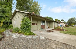 273 EDDY St, Sutherlin, OR 97479