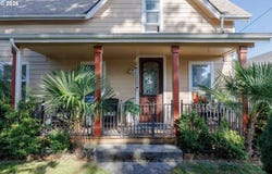 1329 BAKER St, Salem, OR 97301
