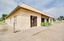 102 S Grant St, Enid, OK 73703