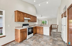 1400 E Northstar Ln, Sioux Falls, SD 57108