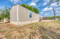 800 E Collins St, Llano, TX 78643