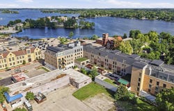 215 E Pleasant St, Oconomowoc, WI 53066