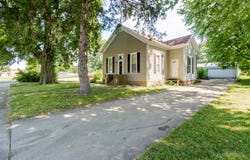 105 7th Street, Lincoln, IL 62656