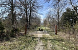 Pike 443, Curryville, MO 63339
