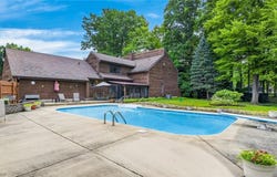 1190 Trails Edge Drive, Hubbard, OH 44425