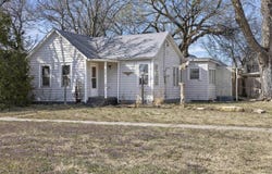 408 E Jackson St, Sterling, KS 67579