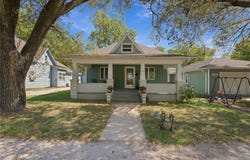 503 N Oak Street, Iola, KS 66749