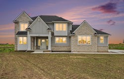 8670 Bosque Drive SE, Caledonia, MI 49316