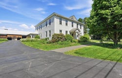 15 Main St, Hatfield, MA 01038
