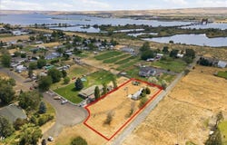 131 Place, Burbank, WA 99323