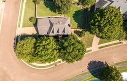 1196 E LAKE POINTE Dr, Collierville, TN 38017