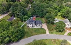4 Fairway Dr, Andover, MA 01810