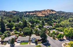 2 Wildwood Pl, Pleasant Hill, CA 94523
