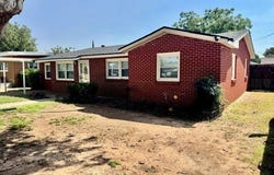 305 SW 15th St, Seminole, TX 79360