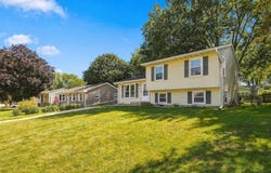 1933 Castle Street, Waterloo, IA 50701