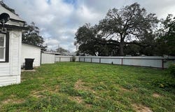 308 W Coker, Devine, TX 78016